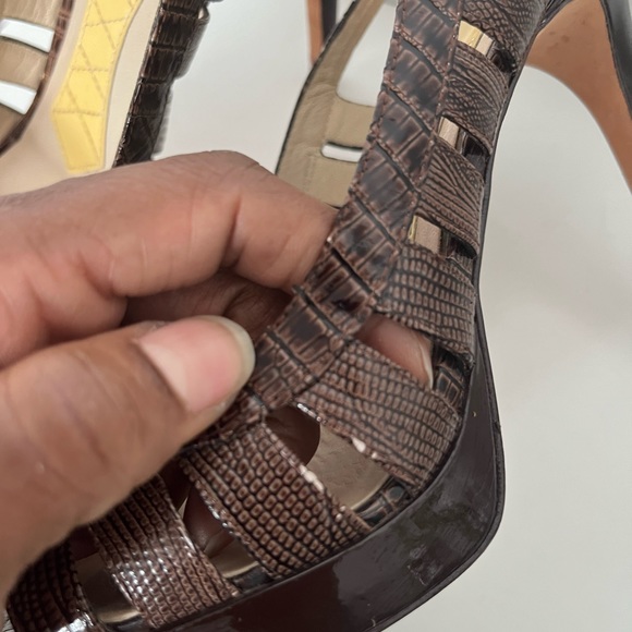 JOAN & DAVID•CHOCOLATE LEATHER PUMPS•SIZE 8M - Picture 4 of 17